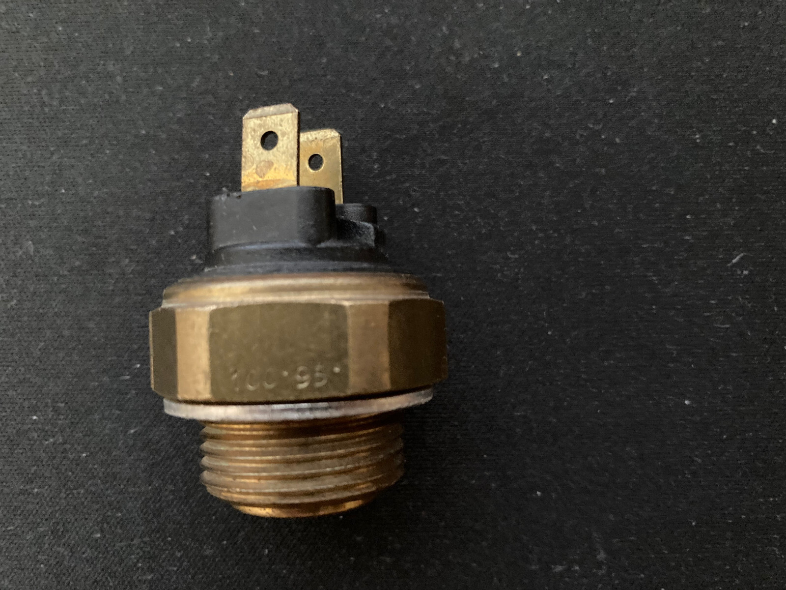 FERRARI 308 PARTS GTS FRONT ENGINE COOLING RADIATOR FAN SWITCH 168008 lower temp