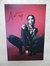 Tinashe Kachingwe autograph signed 20x30 cm picture