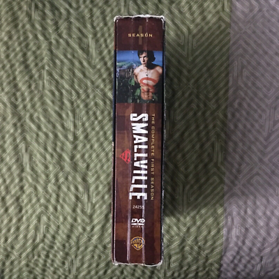Smallville - Season 1 (DVD, 6-Disc Set, Canadian French) in GOOD