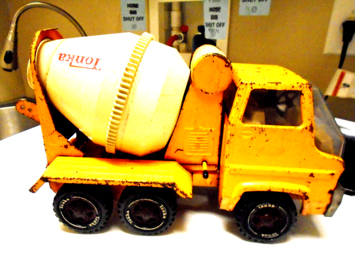 1970's- Pressed Steel Tonka Construction Cement Mixer Toy Truck in yellow - Picture 3 of 5