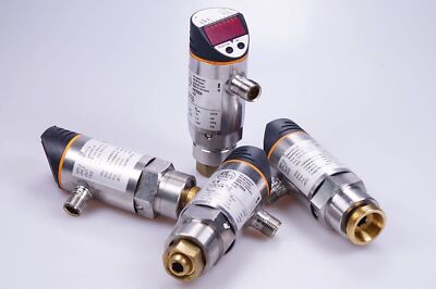 1 Stück IFM PN7004  Drucksensor mit Display  PN7004  PN-010-RBR14-QFRKG/US/ /V