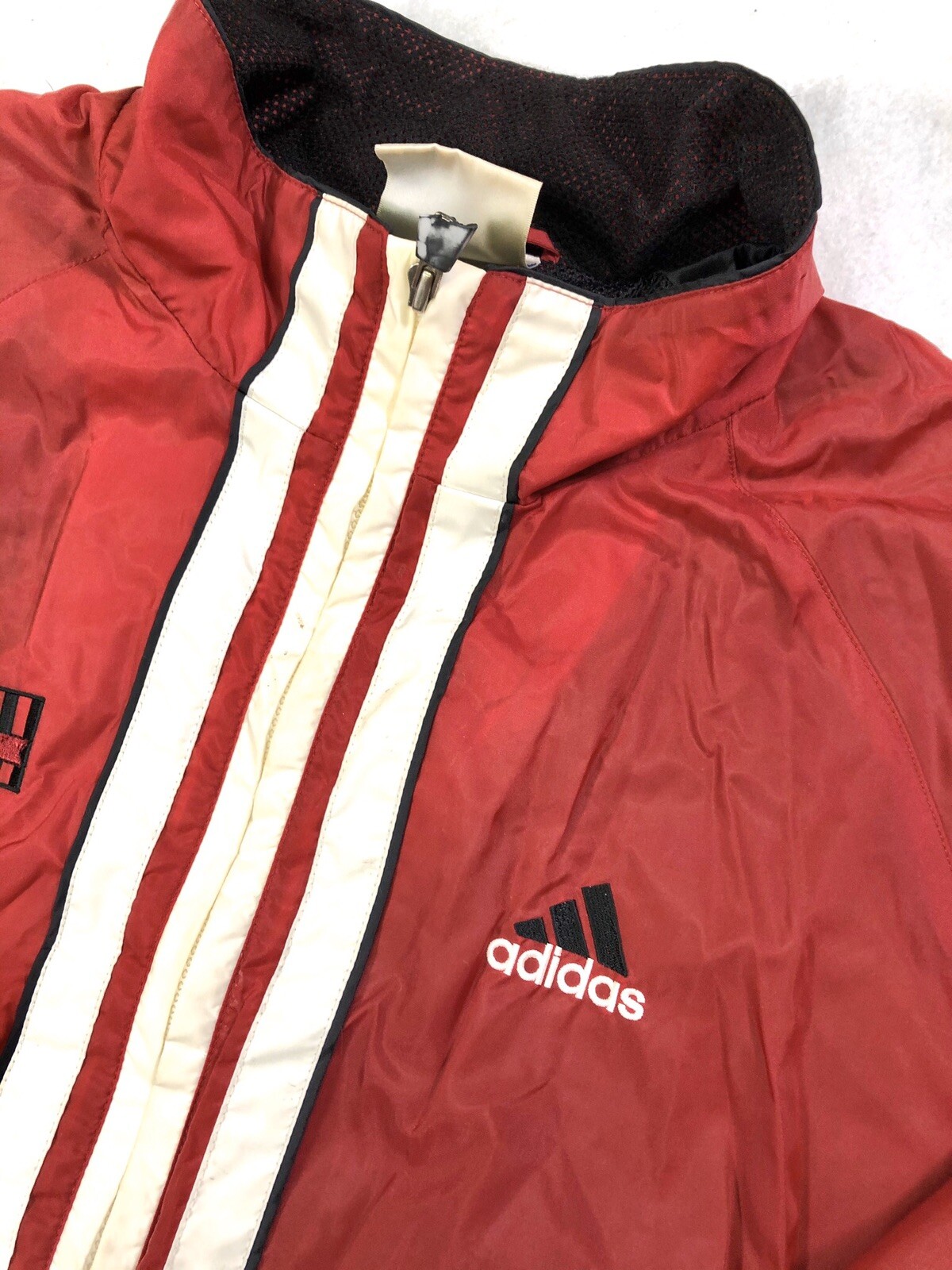 VTG ADIDAS 3 STRIPE FOOT LOCKER CROSS 