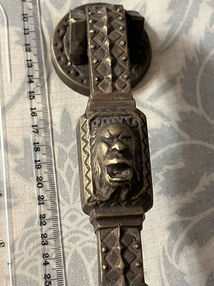 "Llama de puerta de hierro fundido bronceado pesado de 8"" de largo antiguo inspirado diseño de león VEUC" Foto 4 de 4