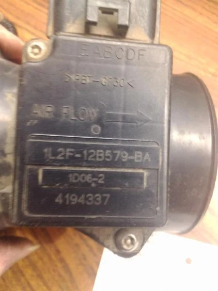 Medidor de flujo de aire excluyendo híbrido 3,0 L compatible con 01-08 ESCAPE 182411 Foto 3 de 4