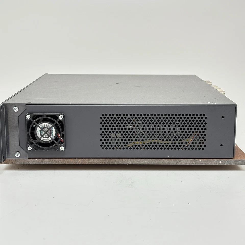 Servidor de sistema de video administrado en red Leightronix Nexus (solo prueba de encendido) Foto 2 de 4