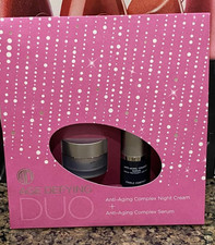 Merle Norman AGE DEFYING DUO Gift Set...NEW