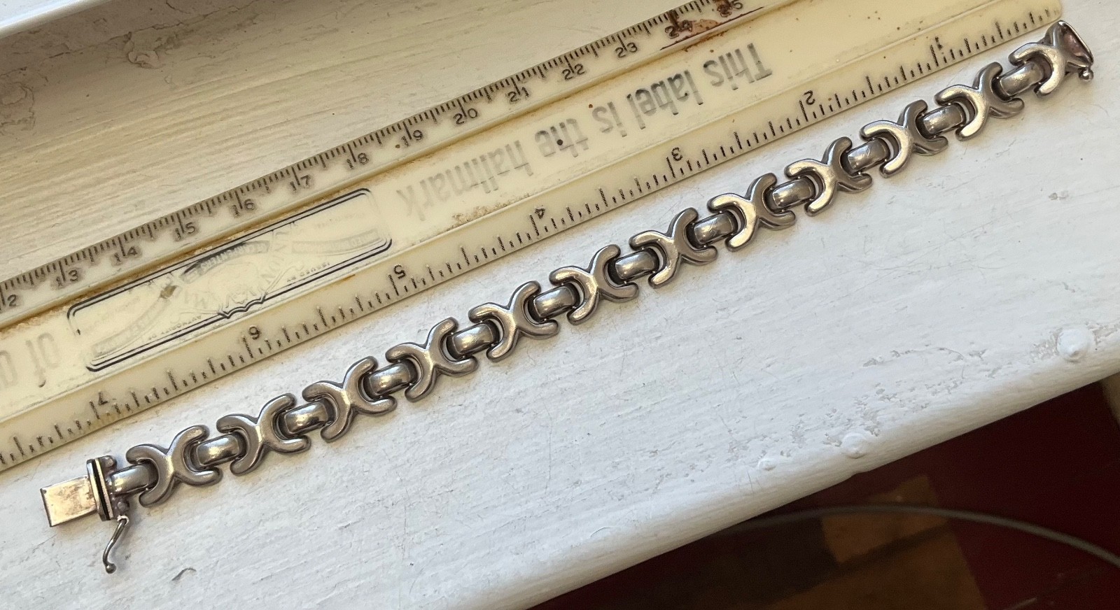 VINTAGE Italy STERLING BRACELET Hugs Kisses XOXO Link 17 Gr 7” Wearable