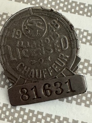 VTG 1948 Illinois Licensed Chauffeur Badge, #81831 Original Pinback  1.5''