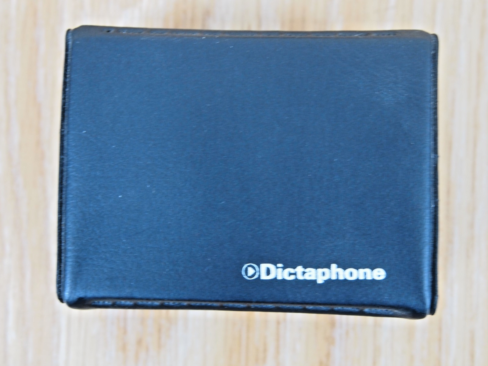 Dictaphone Voice Processor Microcassette 1254 Recorder Case Tapes Mic Pickup