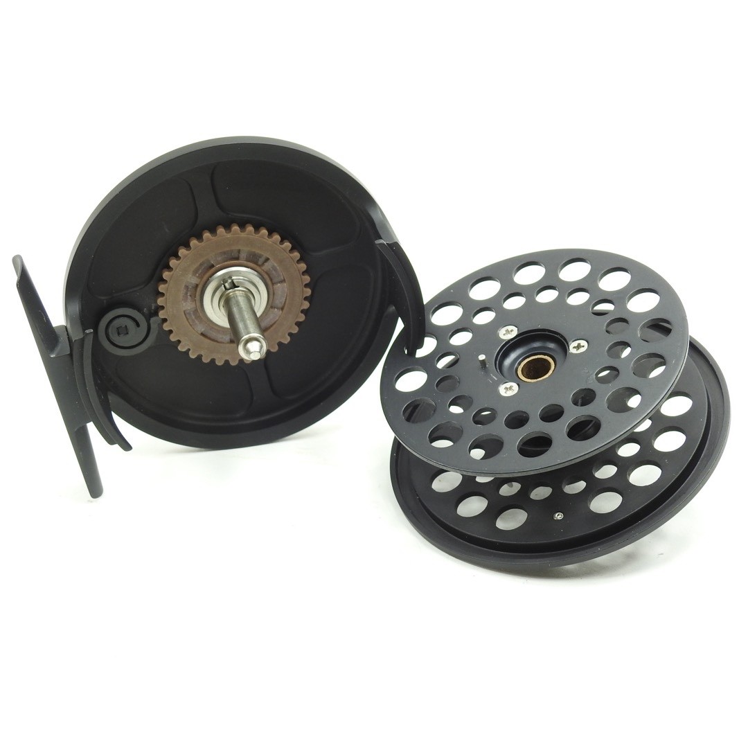 Ross Cimarron C-1 Fly Fishing Reel. Matte Black. W/ Box