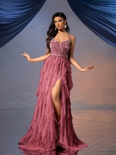 Elegant Sequined EveningGown with High Slit Tiered Tulle Skirt for Formal Events