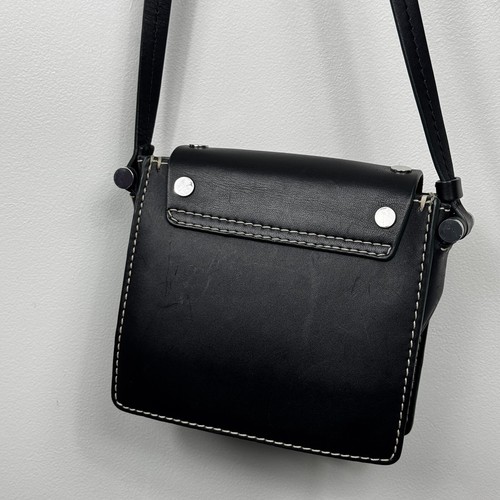 Borsa a tracolla piccola By Malene Birger Ingrid borchie nere sfoderata pelle - Foto 11 di 22