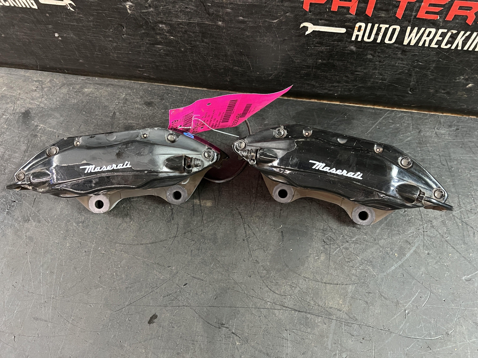 02-06 MASERATI SPYDER FRONT LEFT & RIGHT BREMBO BRAKE CALIPERS BLACK
