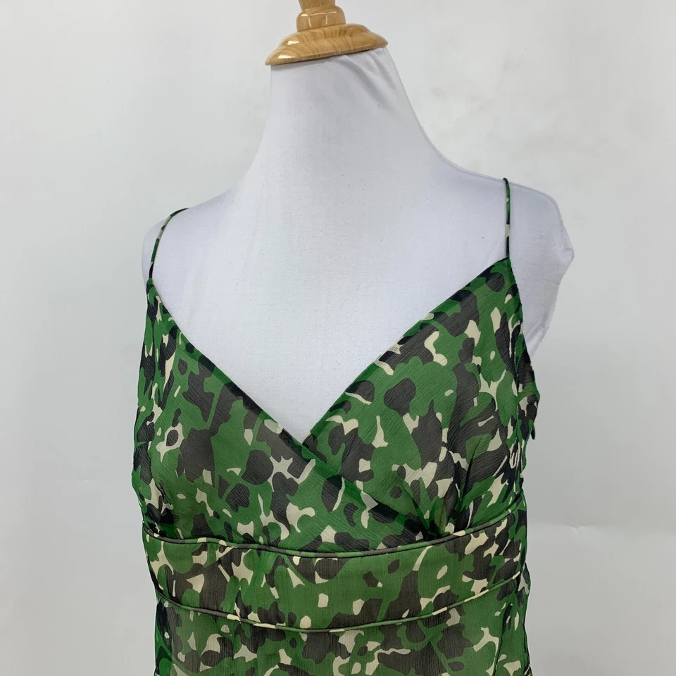 Camiseta sin mangas J Crew de seda para mujer 12 verde camuflaje sobrepelliz cuello en V correas finas forradas cami Foto 3 de 4