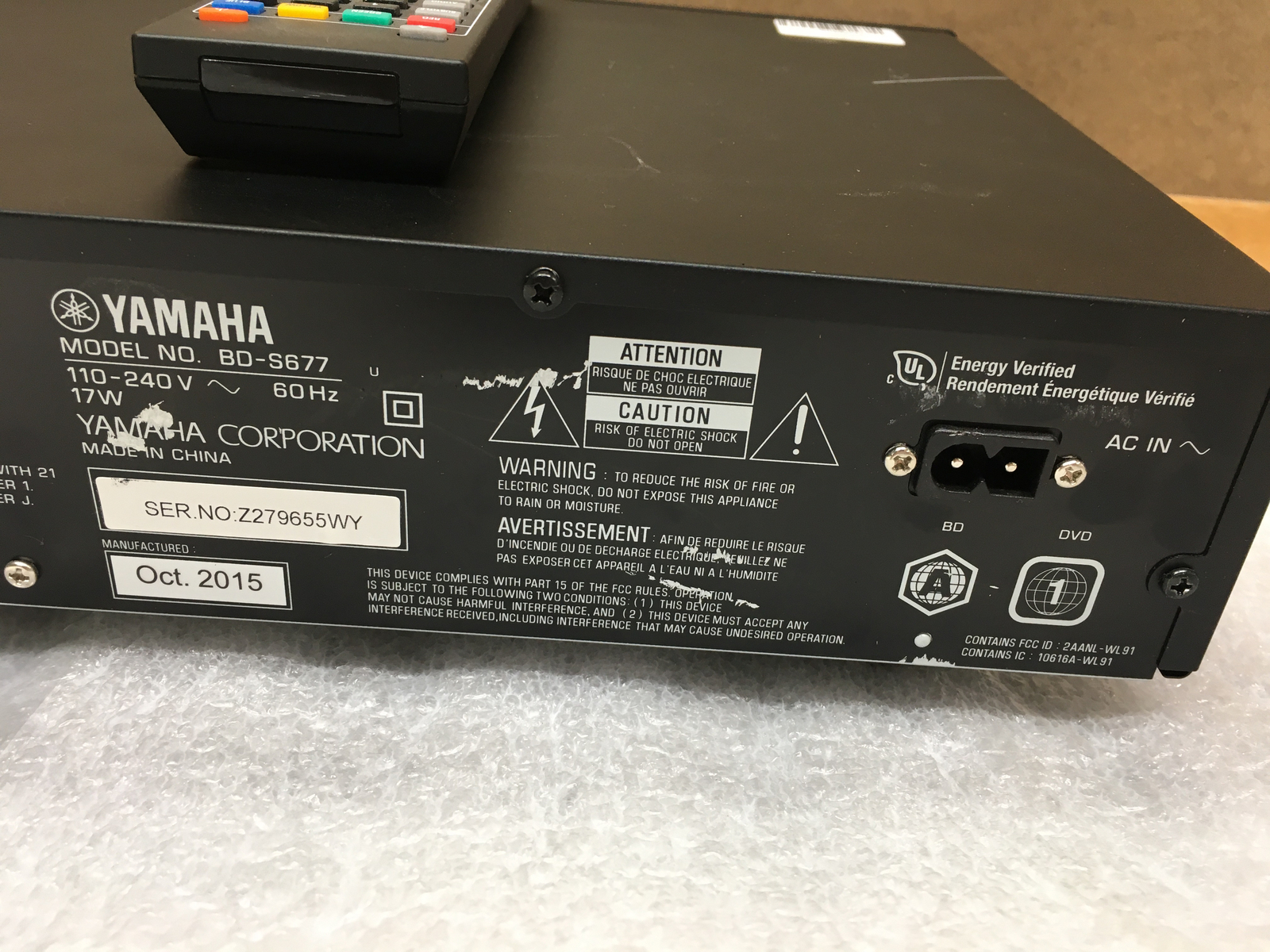 Yamaha BDS677 BluRay Disc Player Black HDMI DIVX Super Audio Remote