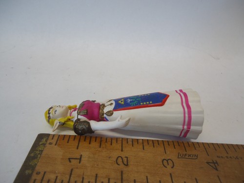 Legend of Zelda Ocarina of Time Action Figure Zelda 1998 Nintendo BD&A 4" - Picture 2 of 7