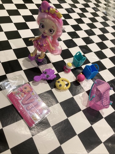 Shopkins Bubbleisha Doll And Accessories