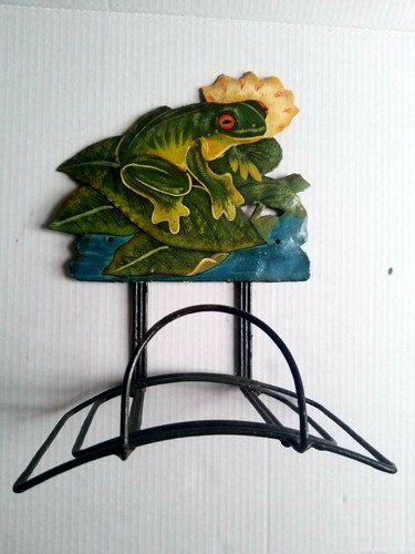 Sungmor Cast Iron Hand Painted Frog On Lilypad Wall Mounted Garden Hose Hanger