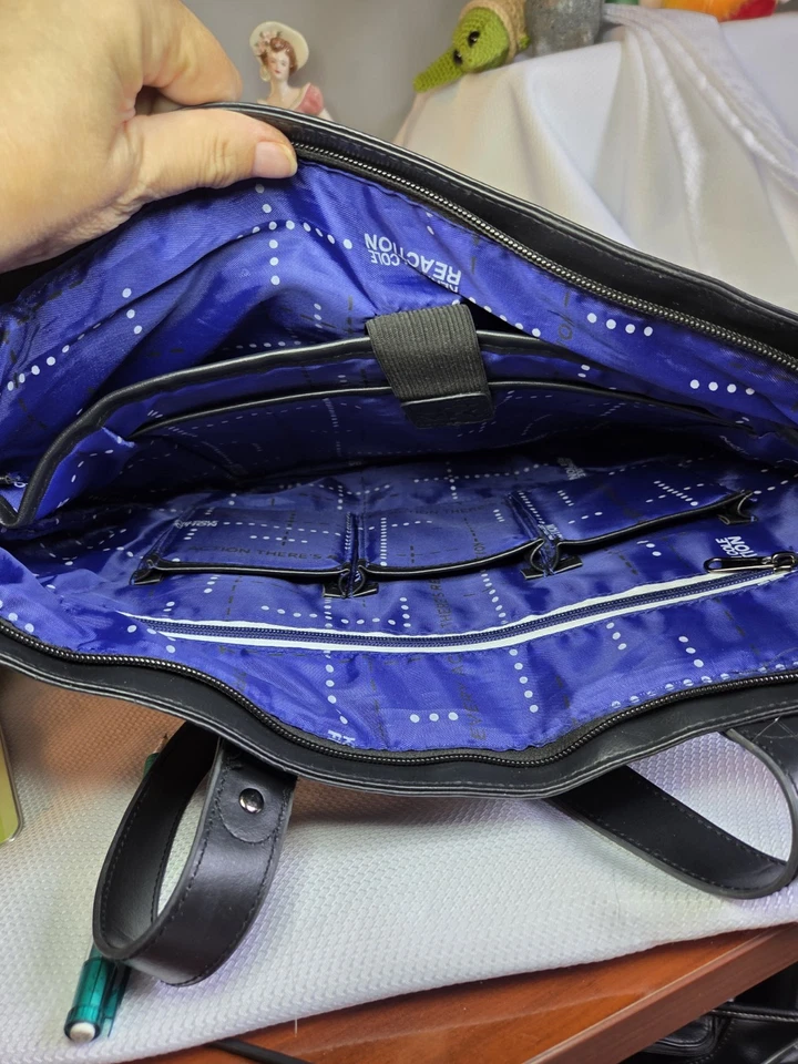 Bolso grande para computadora Kenneth Cole Reaction para mujer Foto 2 de 4