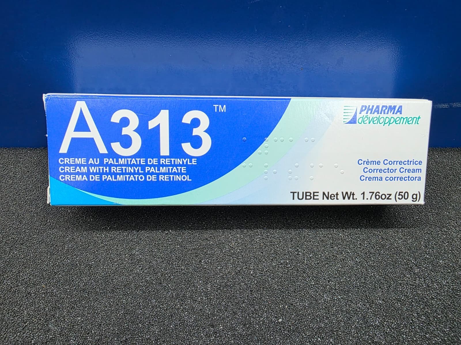 BRAND NEW  A313 Vitamin A Pommade 200.000 UI by Pharma  50g Tube Exp. 10/26 New
