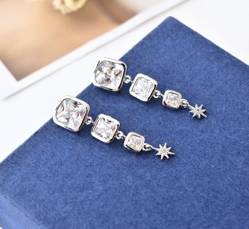 Gorgeous 18K White GOLD Filled Square Crystal Fashion Dangle Stud Earrings - Picture 3 of 3