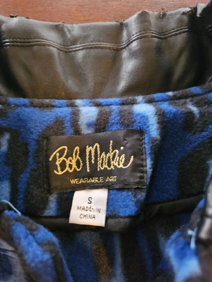 Chaqueta polar Bob Mackie azul negro estampado animal negra imitación cuero pequeña Foto 4 de 4