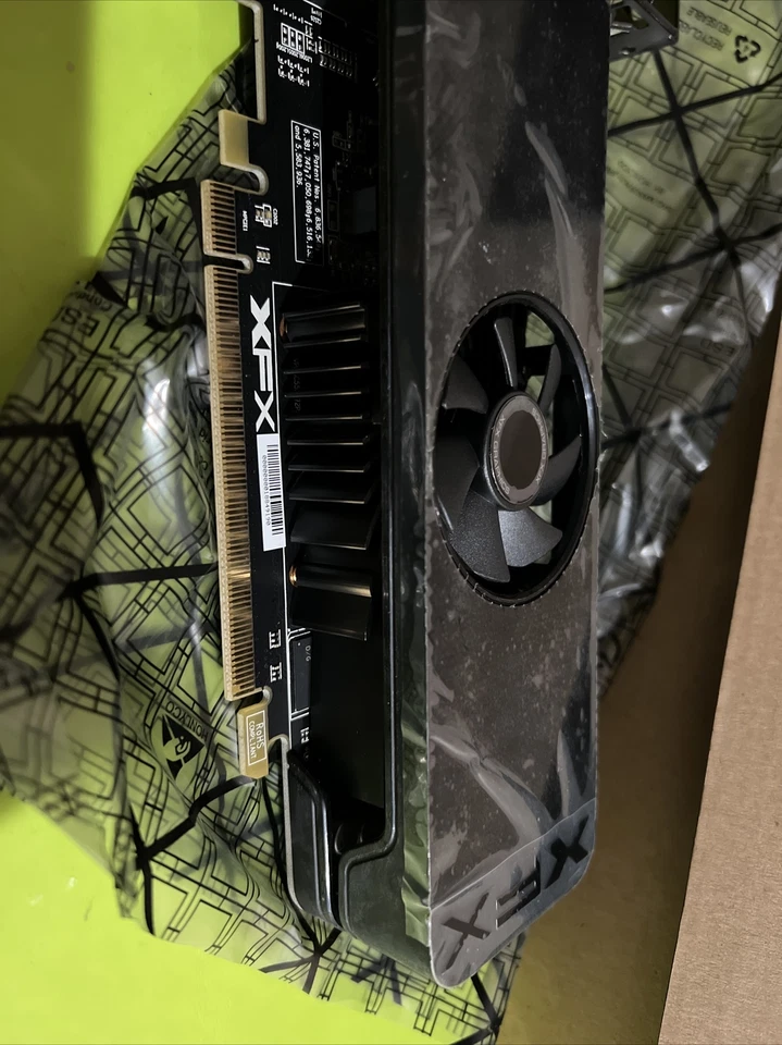 Gigabyte AMD Radeon R7 240 (GV-R724OC-2GI) 2GB / 2GB (max) DDR3 SDRAM PCI NEW - Image 4 of 4