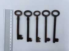 Lotto di 5 chiavi antiche maschio e femmina