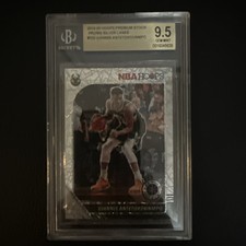 2019-20 Panini NBA Hoops Premium Giannis Antetokounmpo #102 Silver Lazer Prizm