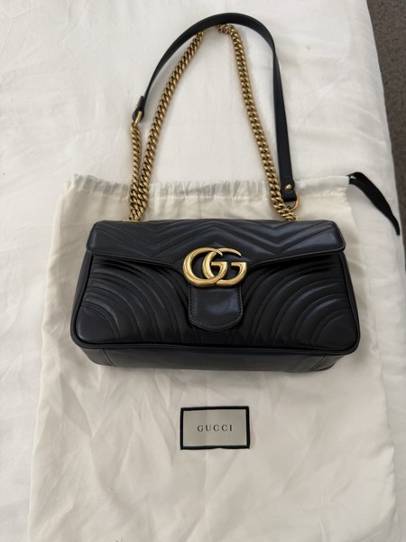 Gucci GG Marmont Small Handbag. Black Matelasse Chevron Leather 443497