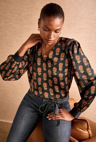 Cabi Brit Blouse Fall 2024 Sold Out Navy Blue Orange Floral Satin Top Sz M