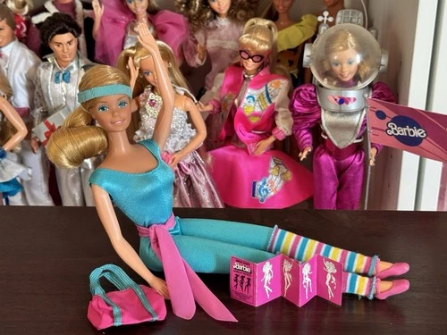 Vintage 1983 Great Shape Barbie Doll #7025 Doll outfit and accessories