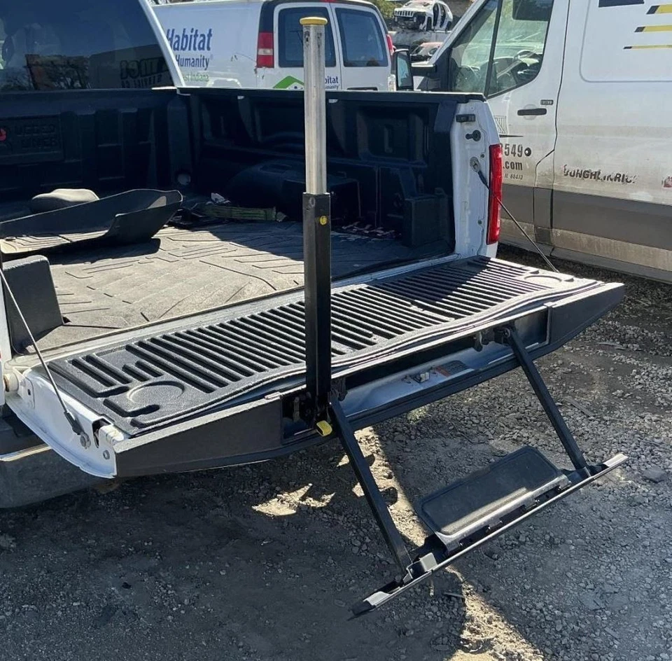 Trunk/Hatch/Tailgate With Tailgate Step Fits 15-17 FORD F150 PICKUP 866948 Foto 3 de 4