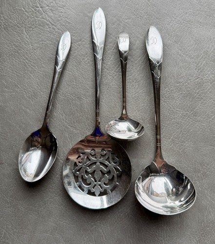 Lady Hamilton 1932 por Community Set Cuchara de Servidor, Placa de Plata, Monograma D