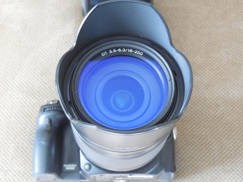 Bundled Sony SLT -A55V camera with DT 18-250mm Lens - Picture 5 of 9
