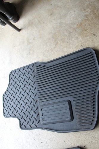 Chevrolet Silverado 2007-2013 juego de alfombrillas de goma negras OEM-4 - Imagen 8 de 15