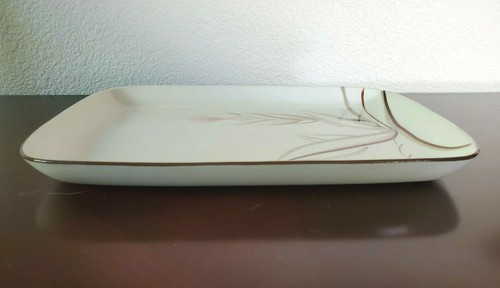 Winfield Pottery "Dragon Flower" - Made in California -Serving Platter - Picture 5 of 6
