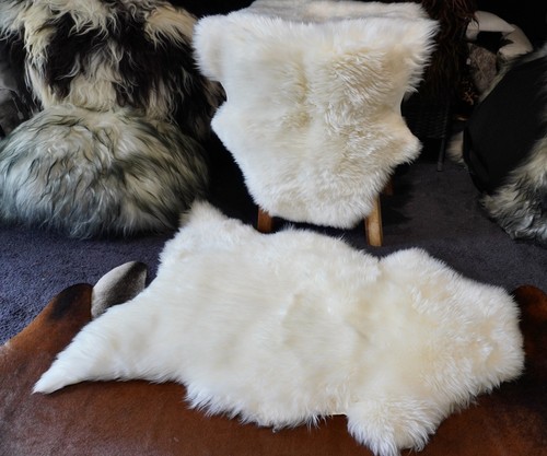 Super Thick and Soft Natural White XL Australian Sheepskin Rug - Picture 2 of 8