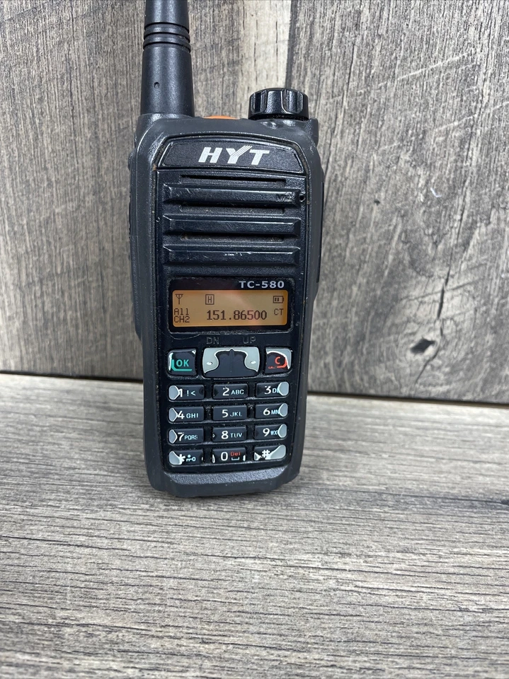 HYT TC-580 Black Handheld LCD 256-Channels 400-470MHz 2-Way Radio Walkie Talkie - Image 2 of 4