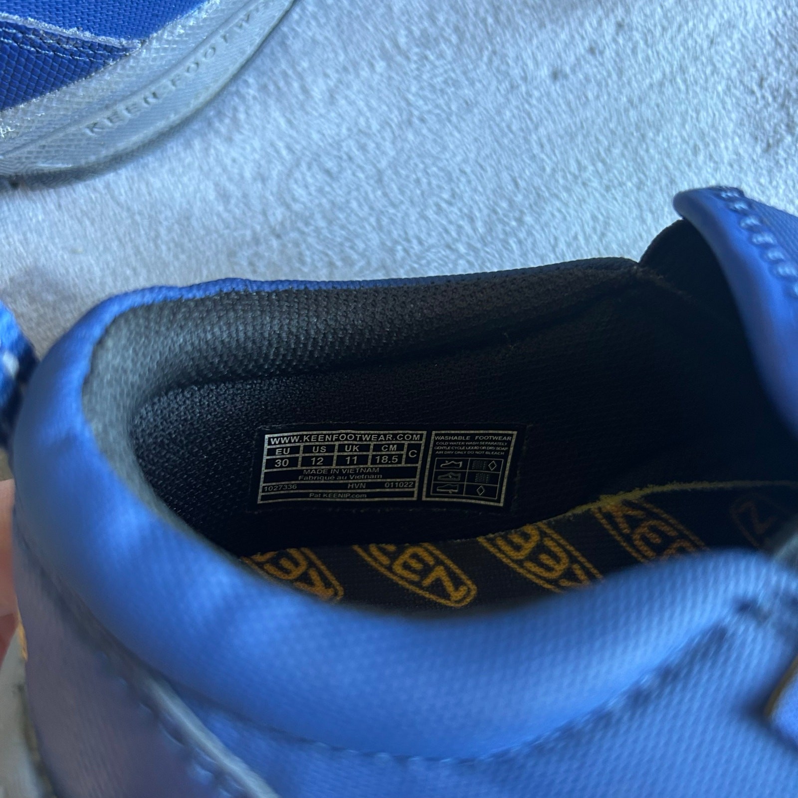 Scarpe slip on ragazzo Keen blu navy taglia 12