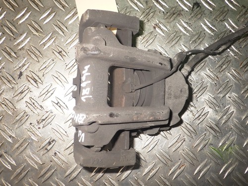 4537 Bremssattel links vorne BMW 1er (F20) 116i  100 kW  136 PS (12.2010-> )