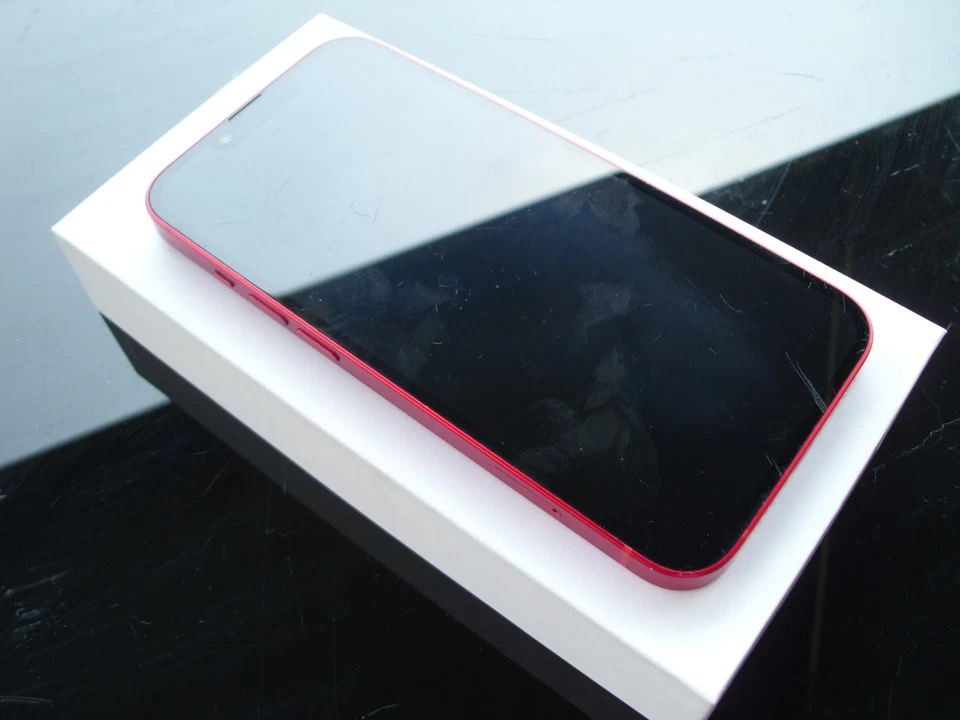 iPhone 13  Rot  128 GB - Bild 2 von 4