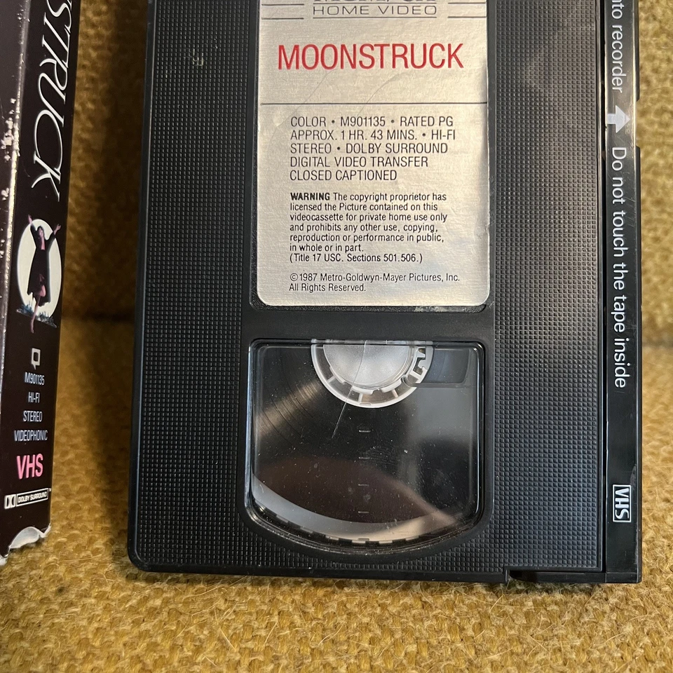 Moonstruck VHS 1988 Cher Nicolas Cage  good Condition  - Image 2 of 4
