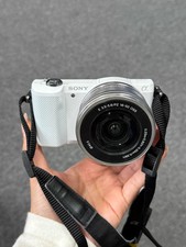 Sony Alpha a5000 20.1 MP Mirrorless Digital Camera White W/16-50mm Lens 90 New