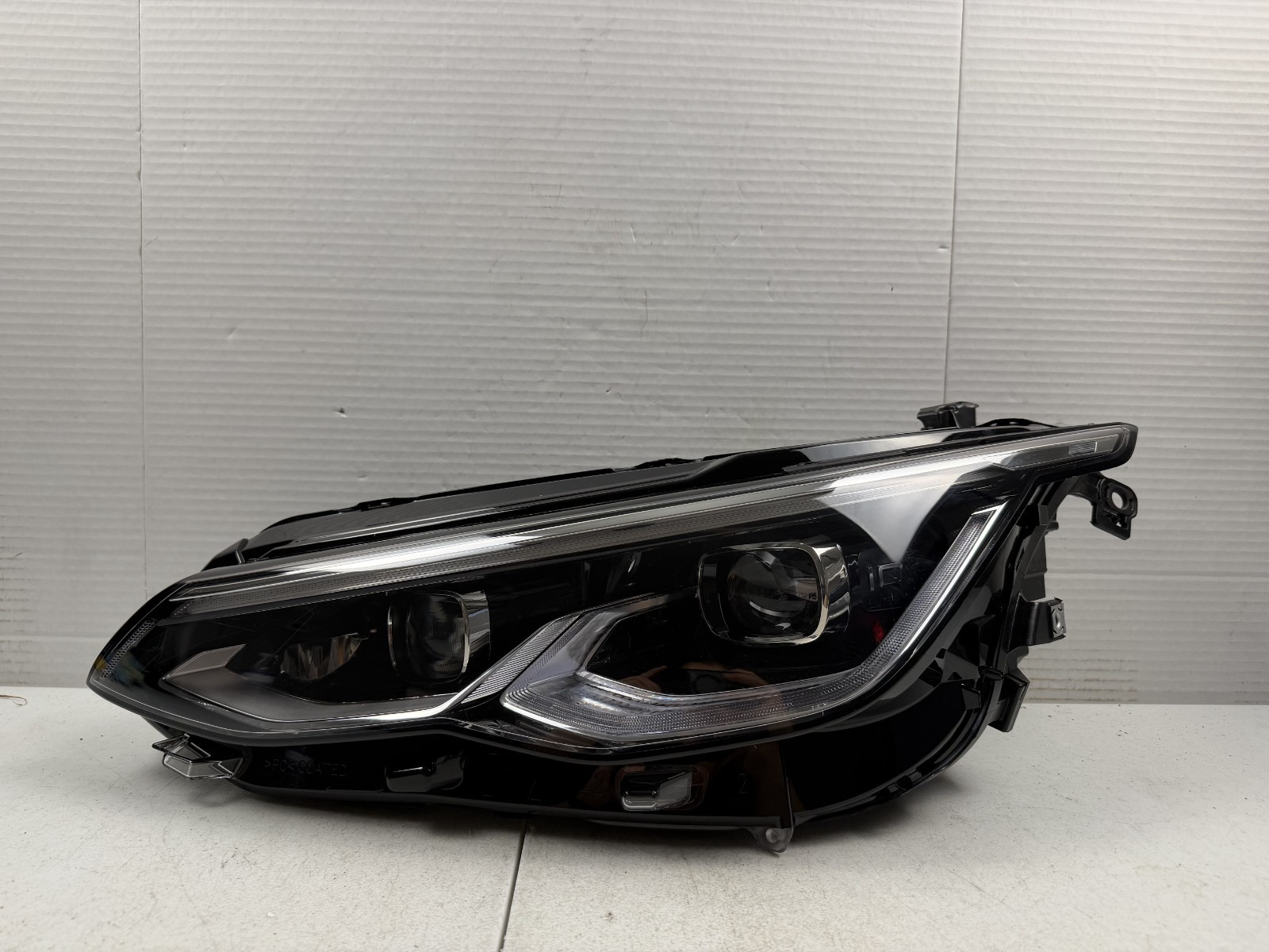 2022-2024 Volkswagen Golf GTI Headlight LED OEM Driver Side LH 5H0-941-113-D