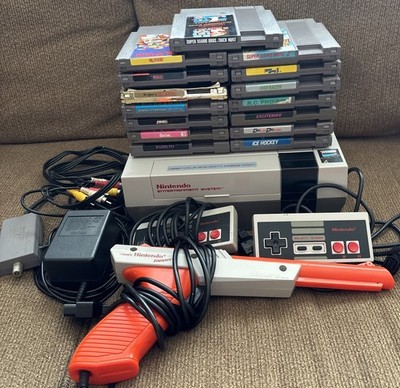 NES Blinking Light Win Console Bundle 15 Games Controllers Zapper Cables  Works