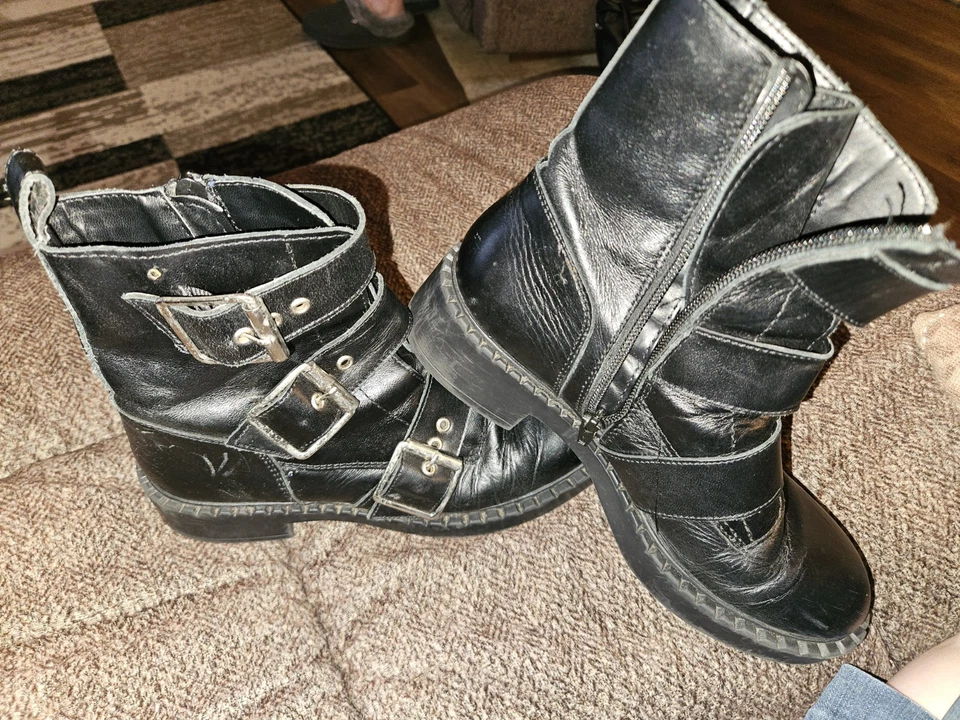 BOTAS MOTO STEVE MADDEN ARLETTE TRIPLE HEBILLA CUERO NEGRAS TALLA 7.5 Foto 4 de 4