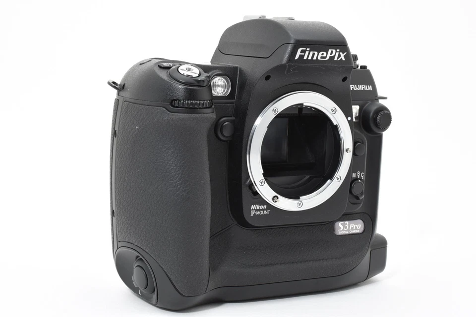 DDP US *N.MINT* Fujifilm FinePix S3 Pro 12.9 MP Digital SLR Camera Black - Image 4 of 4