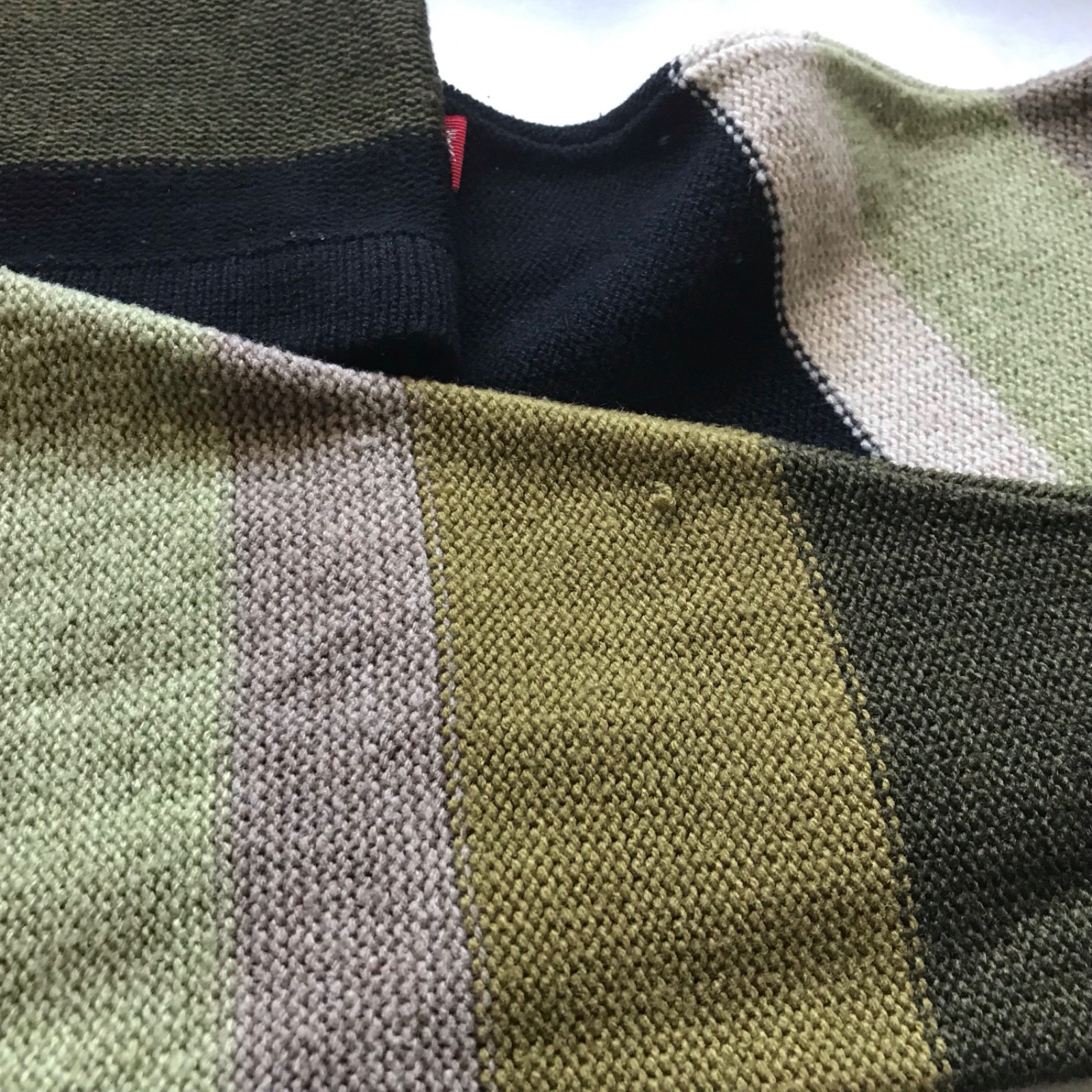 Retro Mossimo Pull Over Sweater. Size Large. Avac… - image 12