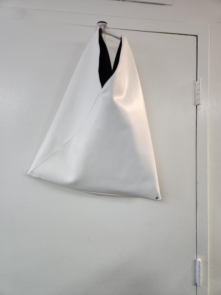 MM6 MAISON MARGIELA Japanese Bag Tote White Faux-Leather MM6 MAISON MARGIELA Japanese Bag Tote White Faux-Leather